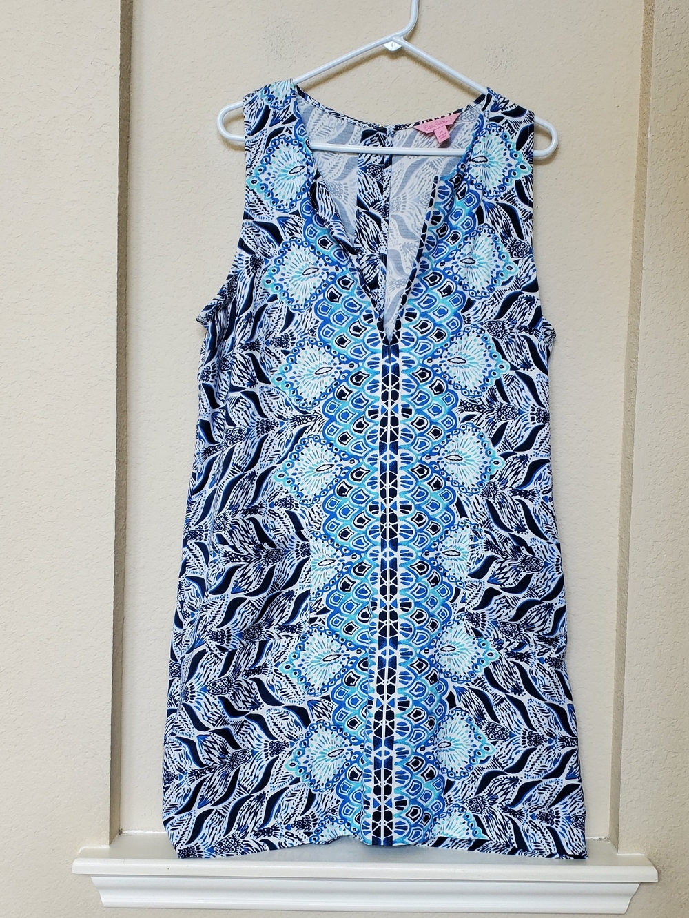 Lilly Pulitzer Blue & White Printed Shift Dress. Size 16